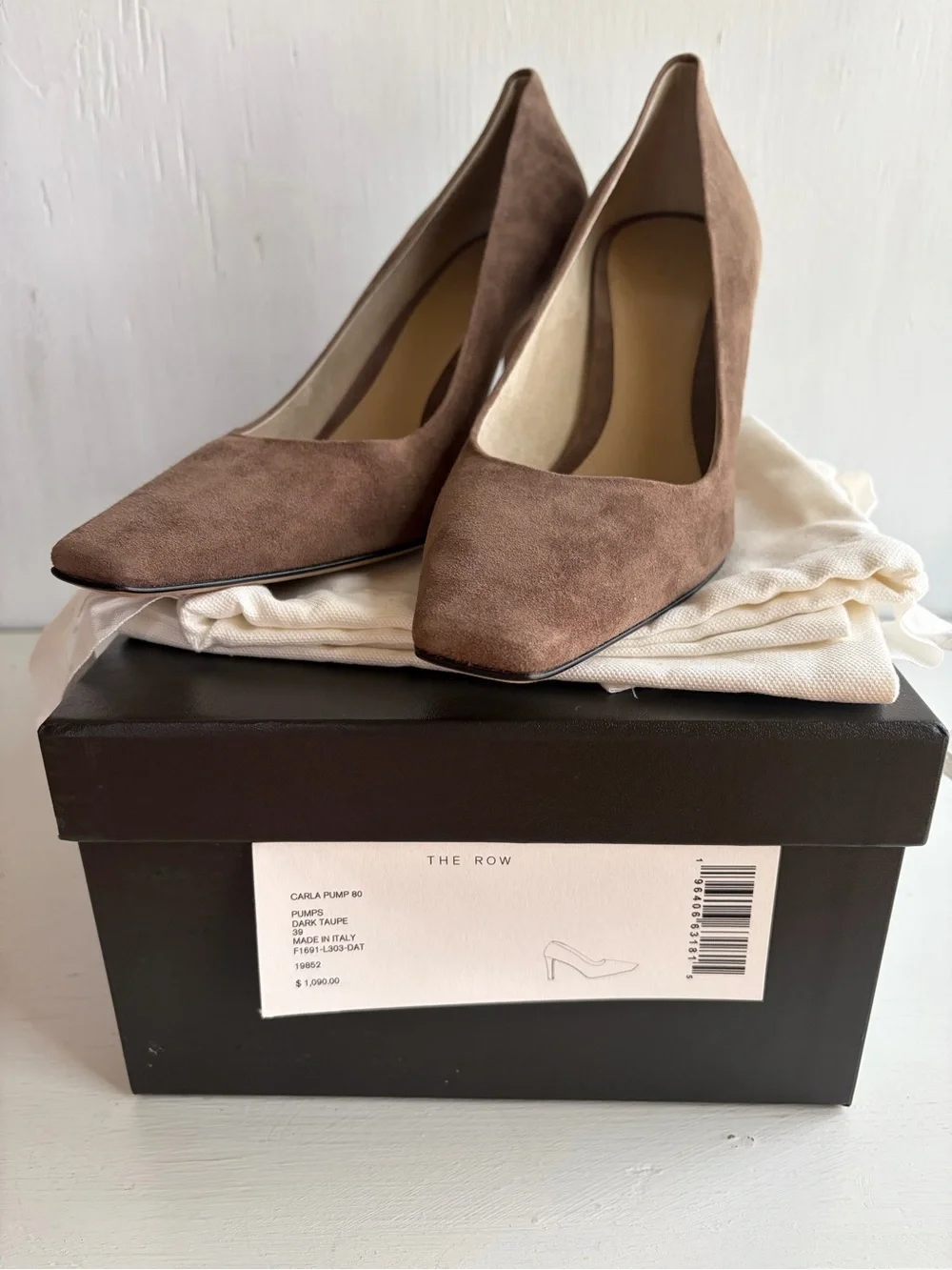 The Row Suede Square-Toe Pumps – Goatskin Suede – Made in Italy